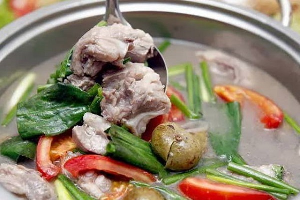 canh sườn nấu chua