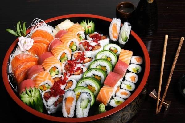 hình ảnh kimbap khác gì sushi