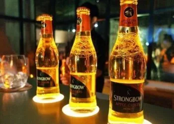 Strongbow nghĩa là gì 