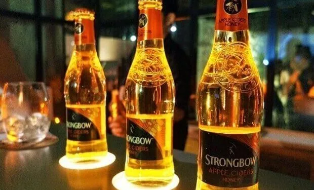 Strongbow nghĩa là gì 