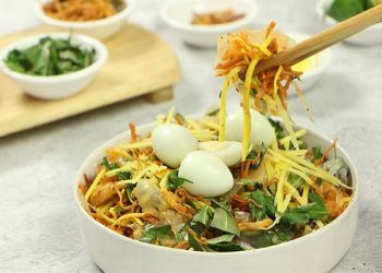 Cách làm bánh tráng trộn và nước sốt ngon đơn giản tại nhà