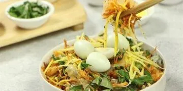 Cách làm bánh tráng trộn và nước sốt ngon đơn giản tại nhà
